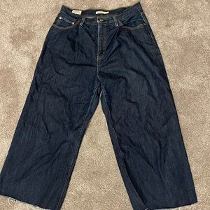 Levi's Ribcage Pleated Crop Jeans